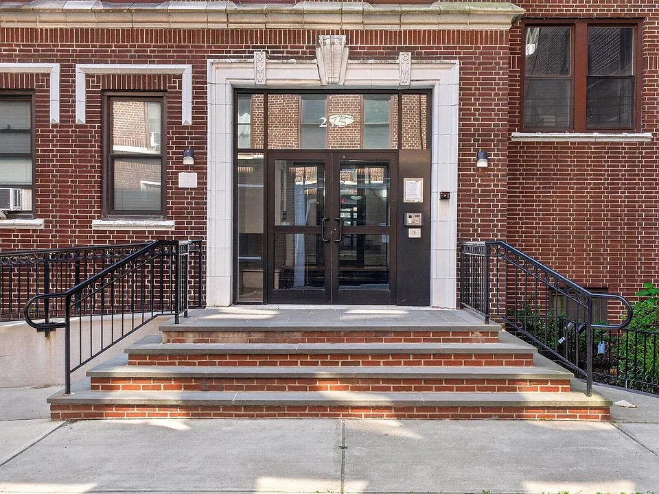 275 Harrison Ave #C3