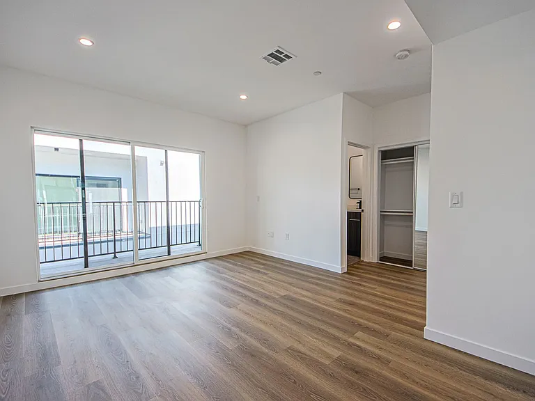 5233 Satsuma Ave — Photo 42