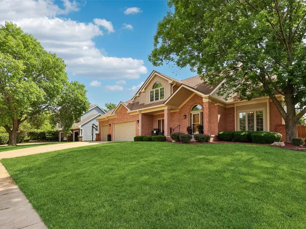 821 58th St, West Des Moines, IA 50266