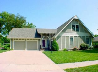 5814 SW 26th St, Topeka, KS 66614
