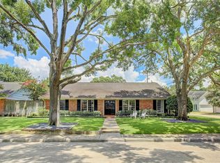 6200 Briar Rose Dr, Houston, TX 77057