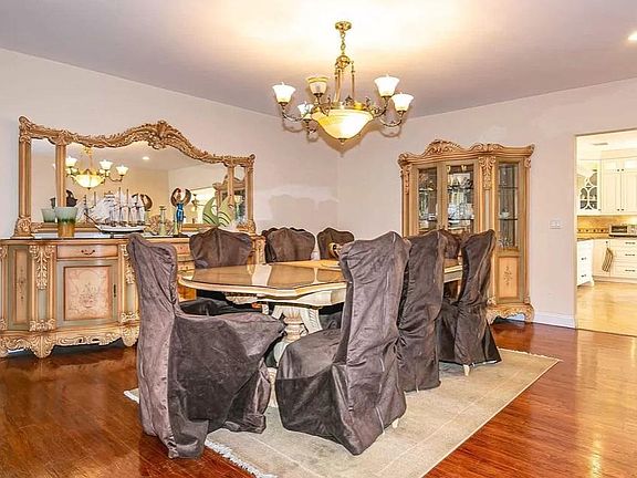 3rd image of 339 Cornwall Ln