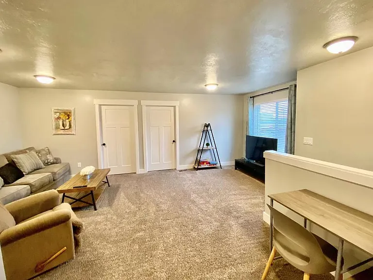 275 E 1725 N #4 — Photo 5