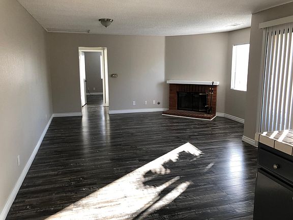 4th image of 555 W 20th St APT 7