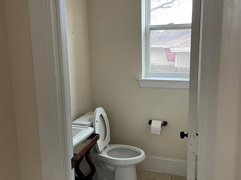 5105 Maple St — Photo 9