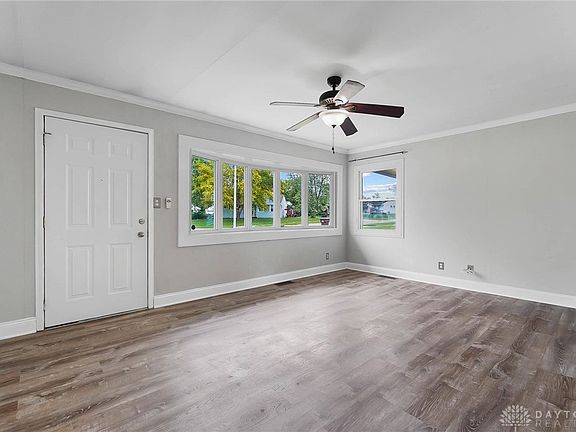 4th image of 2616 Danz Ave