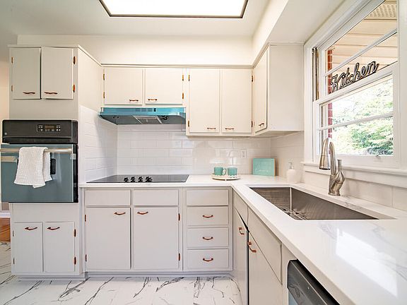 4th image of 4419 Langdon St