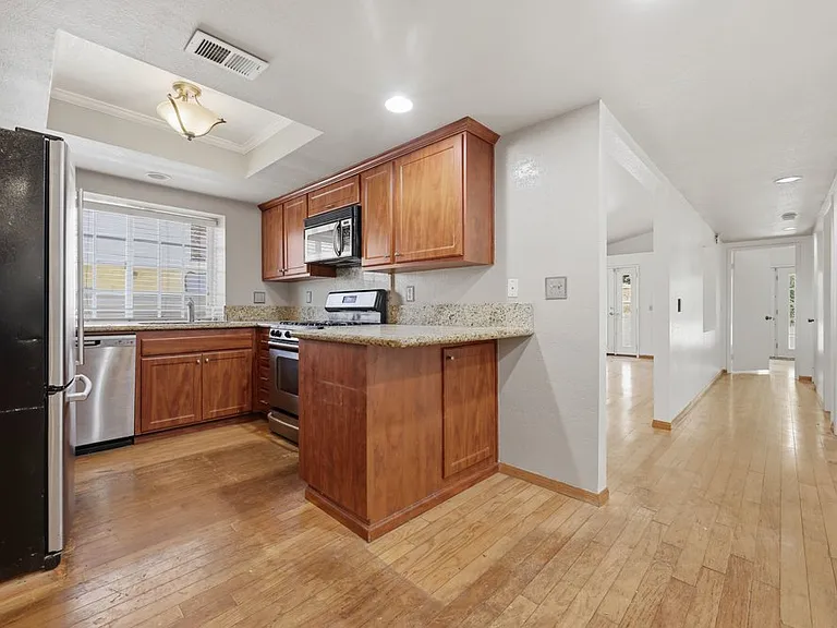 11920 Avenida Marcella — Photo 2