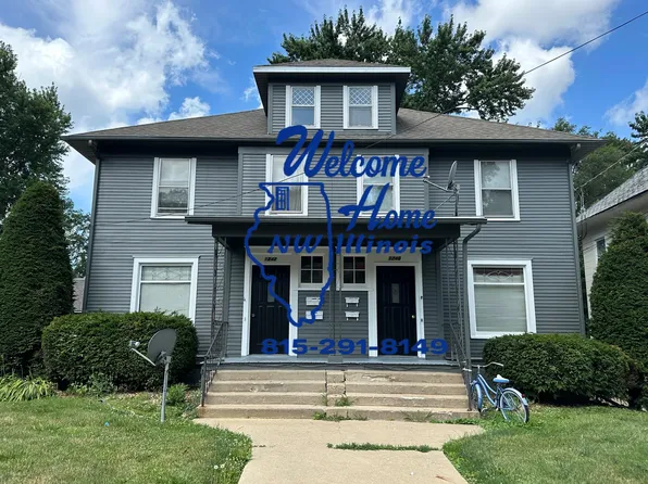 1242 S Maple Ave, Freeport, IL 61032