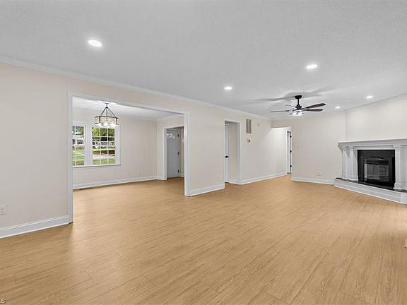 5th image of 5007 Shoreline Dr