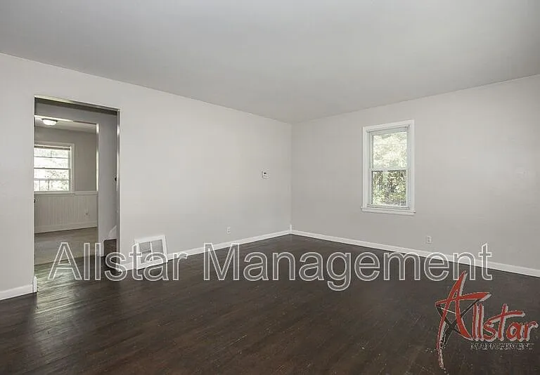 1617 Osage Ave — Photo 7