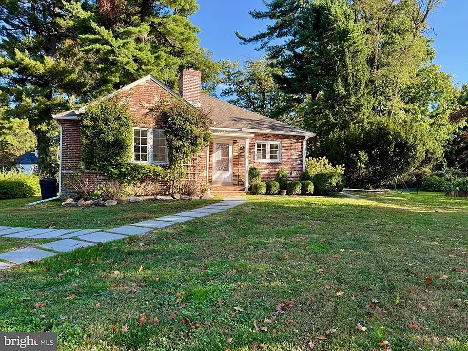 7 Hopeton Ln