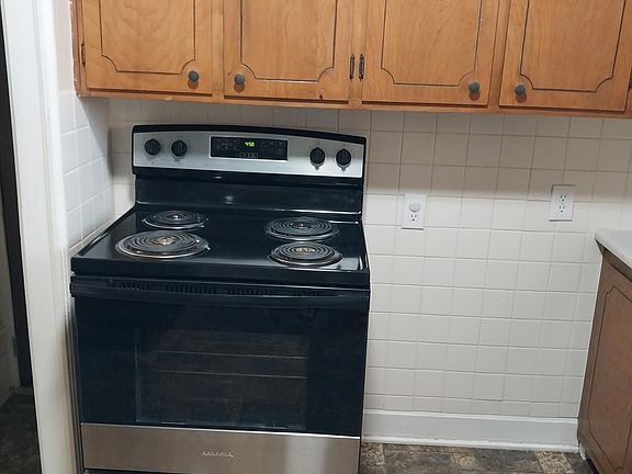 5th image of 105 W Circle Dr