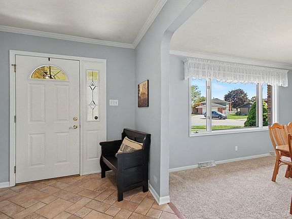 5th image of 9324 4th St