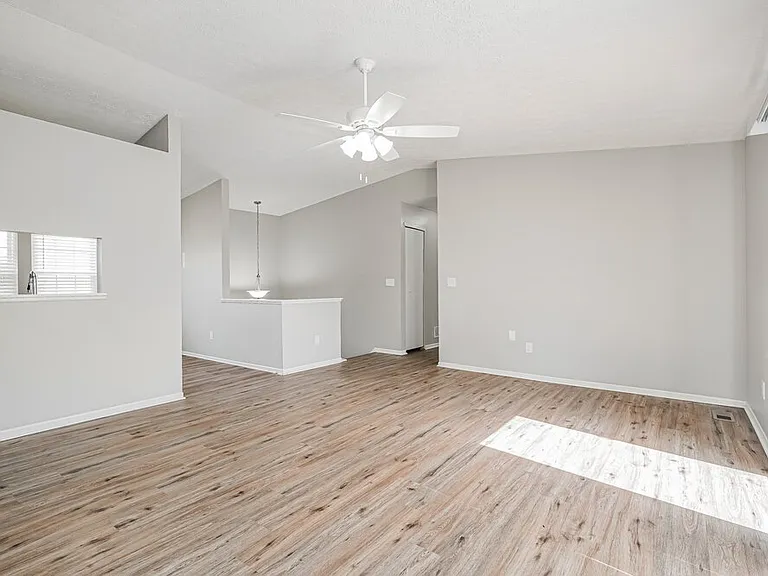 794 Wallinger Dr — Photo 6