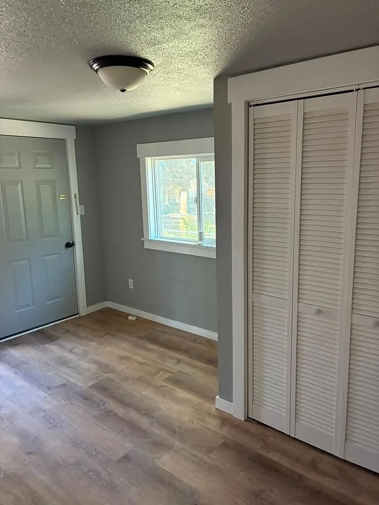 3 bed, $2,000 — Photo 4