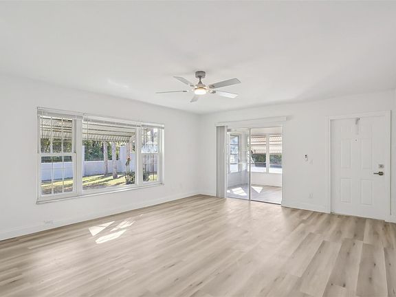 3rd image of 11147 Acme Dr #1