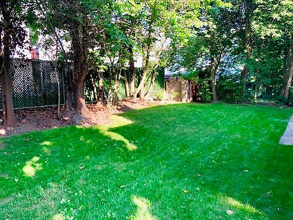 3rd image of 1114 Waterview St