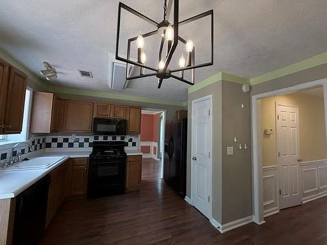 529 Summerbrooke Ct — Photo 13