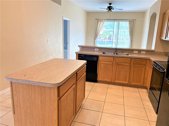 5th image of 2698 Willow Glen Cir
