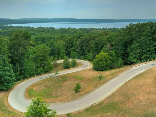 S Glen Lake View Dr #N-1, Maple City, MI 49664