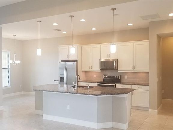 2nd image of 10070 Avalon Lake Cir