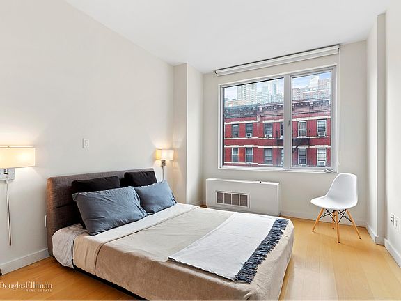 5th image of 517 W 46th St APT 502