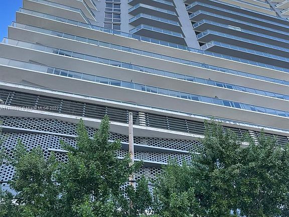 3rd image of 1010 SW 2nd Ave Unit 1204