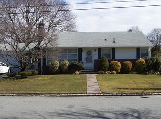 46 Susan Dr, Cranston, RI 02920