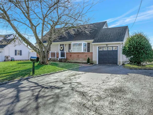 64 Tippin Drive, Huntington Station, NY 11746