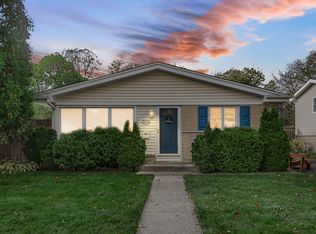 533 Drake St, Libertyville, IL 60048