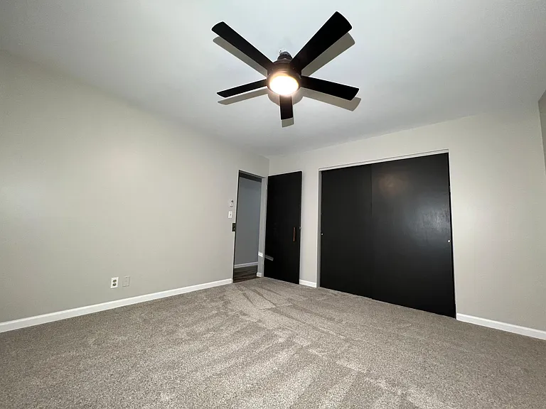 214 E Arrowhead St — Photo 21