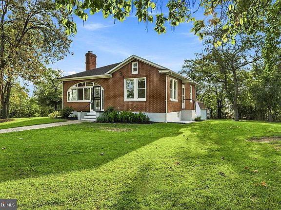 3rd image of 2801 Joplea Ave