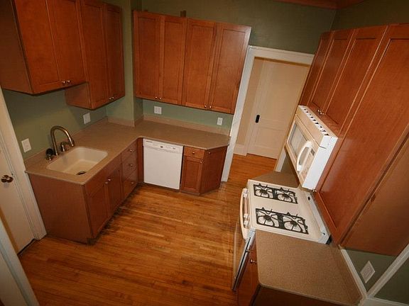 4th image of 3229 Hennepin Ave #1