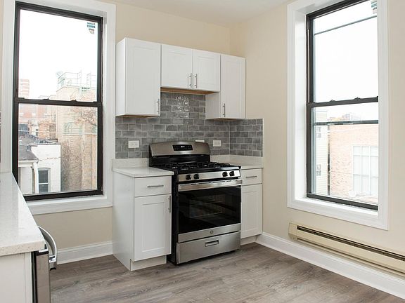 3rd image of 2909 N Mildred Ave #3