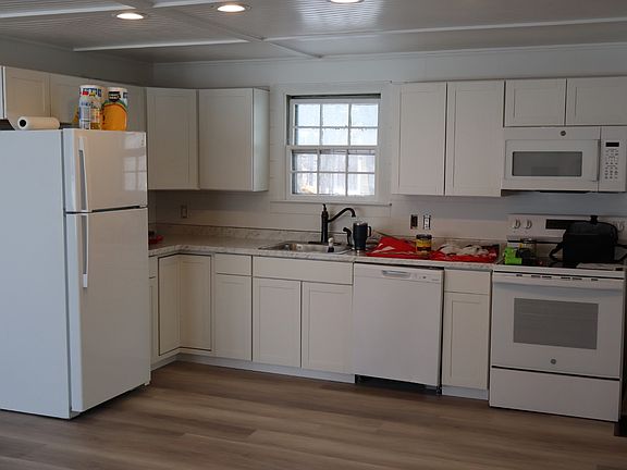 2nd image of 48 Portland Rd