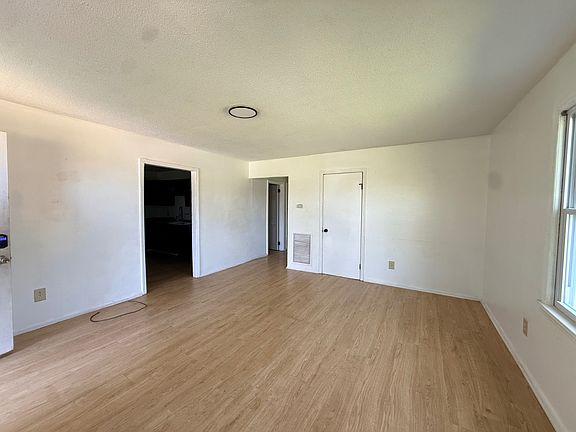 2nd image of 251 Bomba St