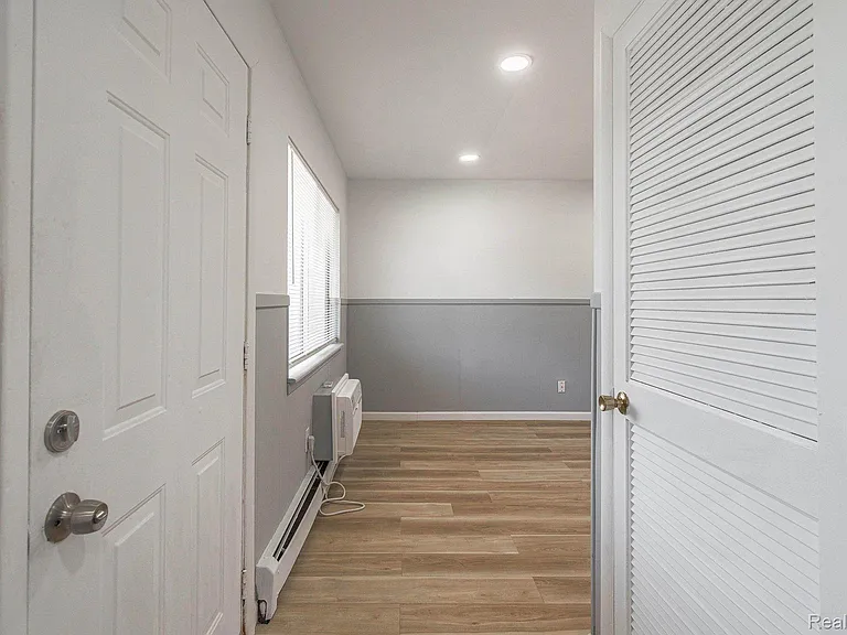 2475 S Commerce Rd #10 — Photo 18