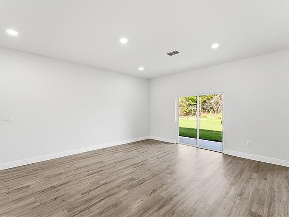 5th image of 15811 SW 59th Avenue Rd