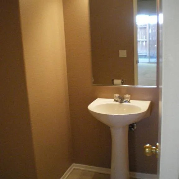 643 Laxford Rd — Photo 9