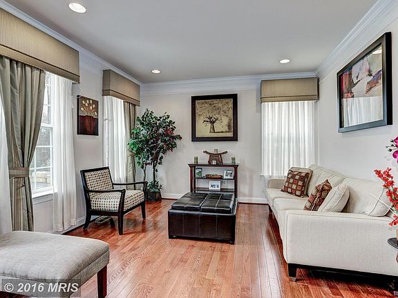 4th image of 2710 Pioneer Ln