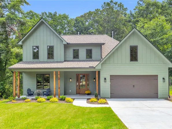 214 Highland Dr, Clemson, SC 29631