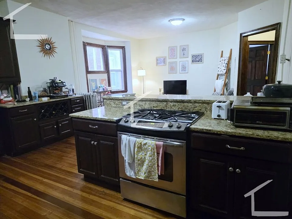 18 Winchester St #3
