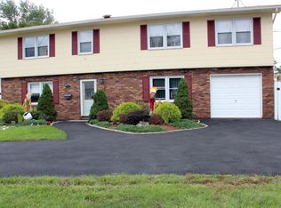1143 Stonewall Ln, Secaucus, NJ 07094