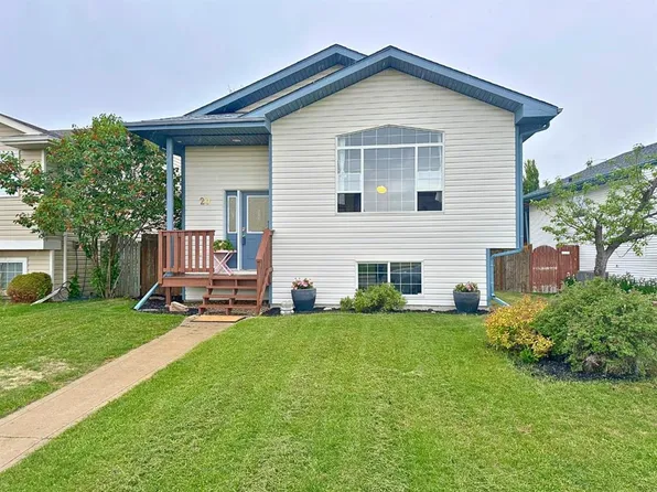 20 E Deschner Close, Red Deer, AB T4R 3C1