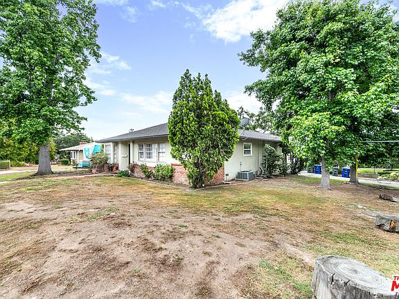 3rd image of 2208 New York Dr