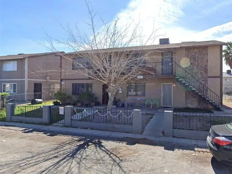 4737 Thunderbolt Ave #1 — Photo 2