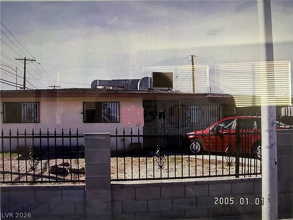 1st image of 901 Artesia Way