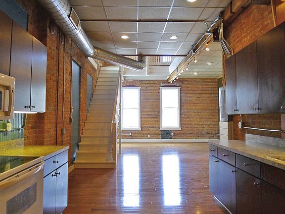 3rd image of 2699 Guoin St #202