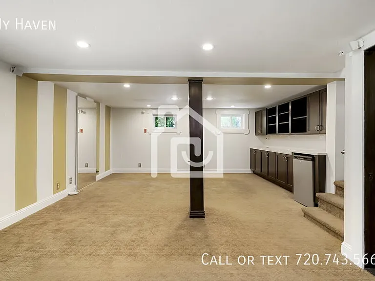 1121 S Williams St — Photo 30